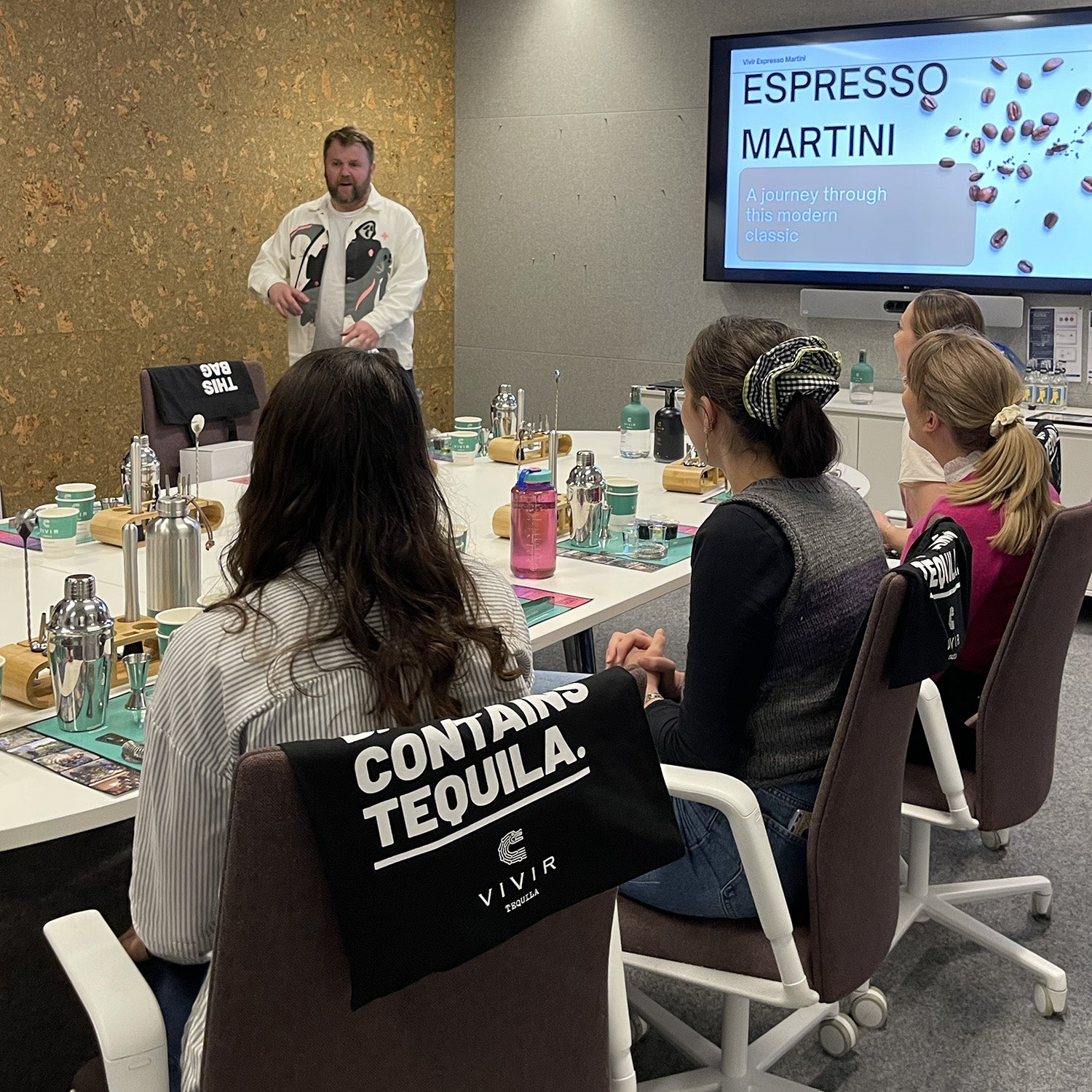 Brand Ambassador Joe Wild leads a VIVIR Summer Socials session, explaining the history of the Espresso Martini to attendees.